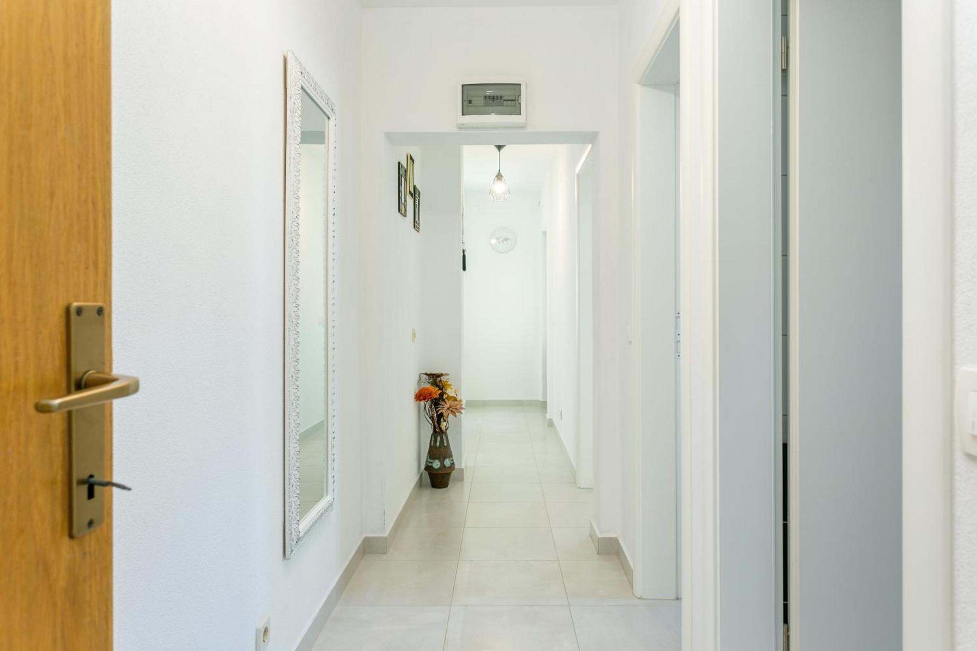 Apartments With A Parking Space Podstrana, Split - 17586 Exterior foto