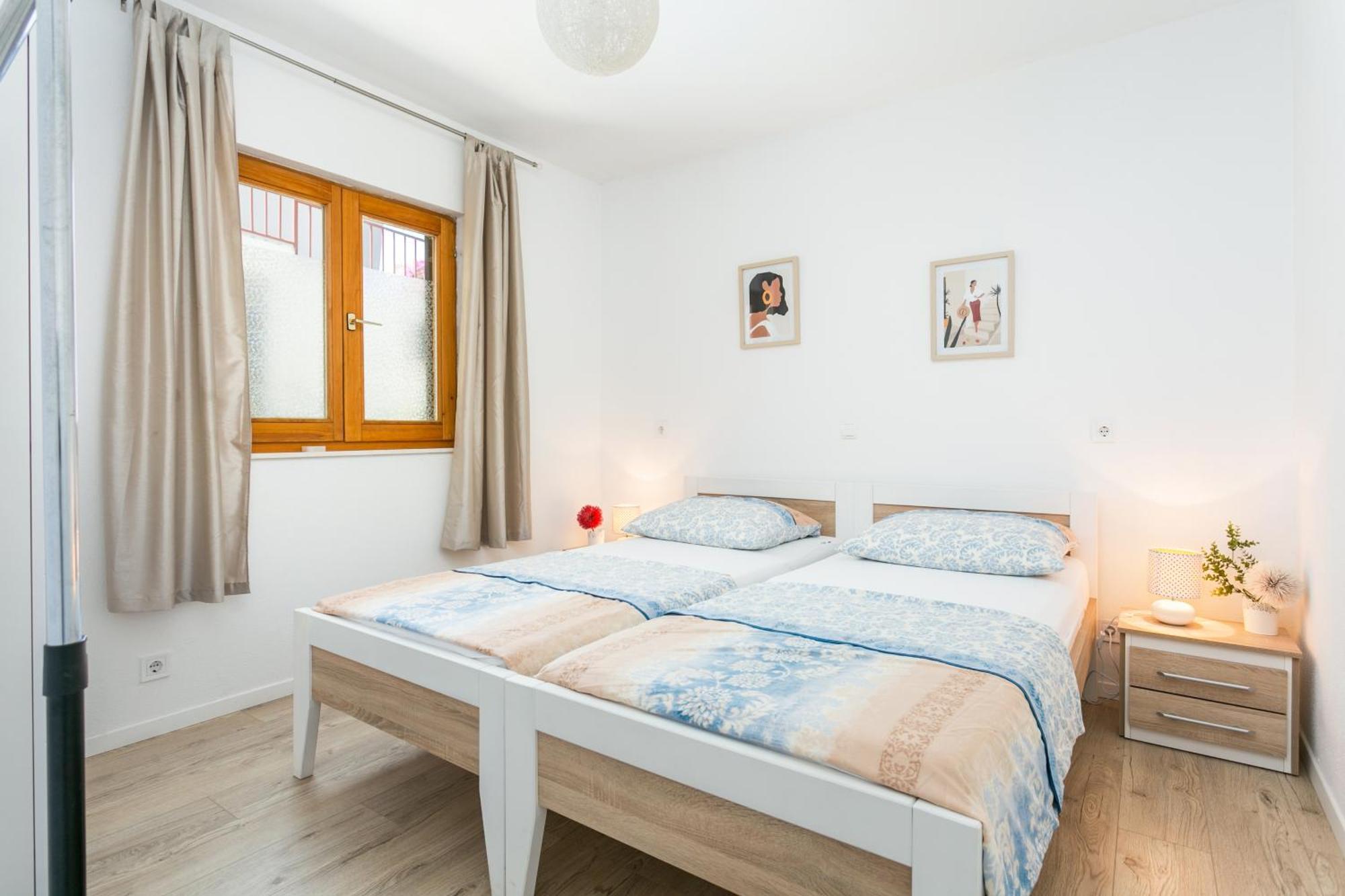 Apartments With A Parking Space Podstrana, Split - 17586 Exterior foto